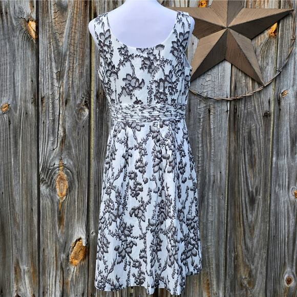 Lightweight Cotton Dress Loft Size 10 Sleeveless Gray White Floral Print NWT - Picture 3 of 8
